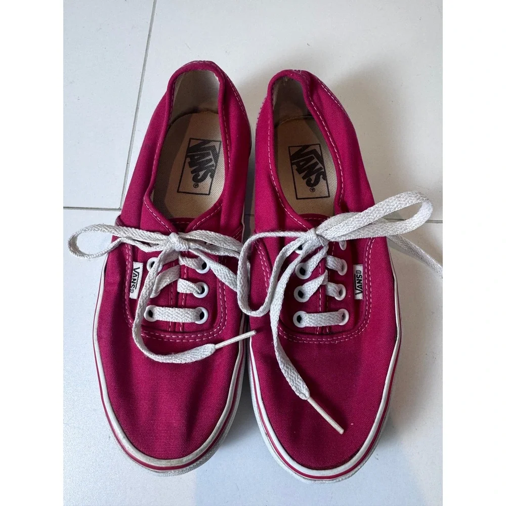 Vans Y2K‎ Low Top Sneakers Women 7 Canvas Lace Up Skater Minimalist Indie Red